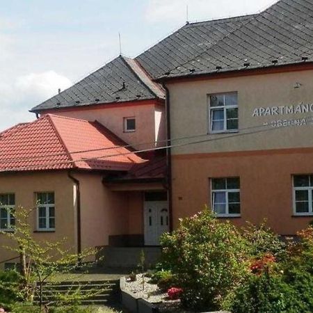Apartmanovy Dum Obecna Skola Svetlik Екстериор снимка