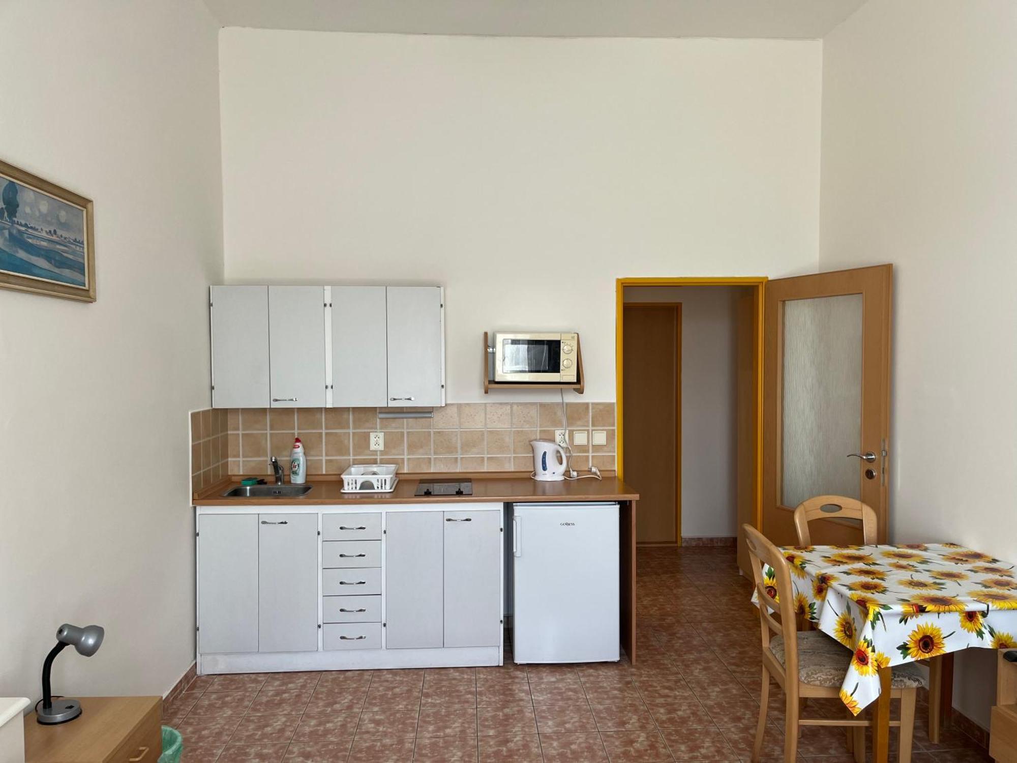 Apartmanovy Dum Obecna Skola Svetlik Екстериор снимка