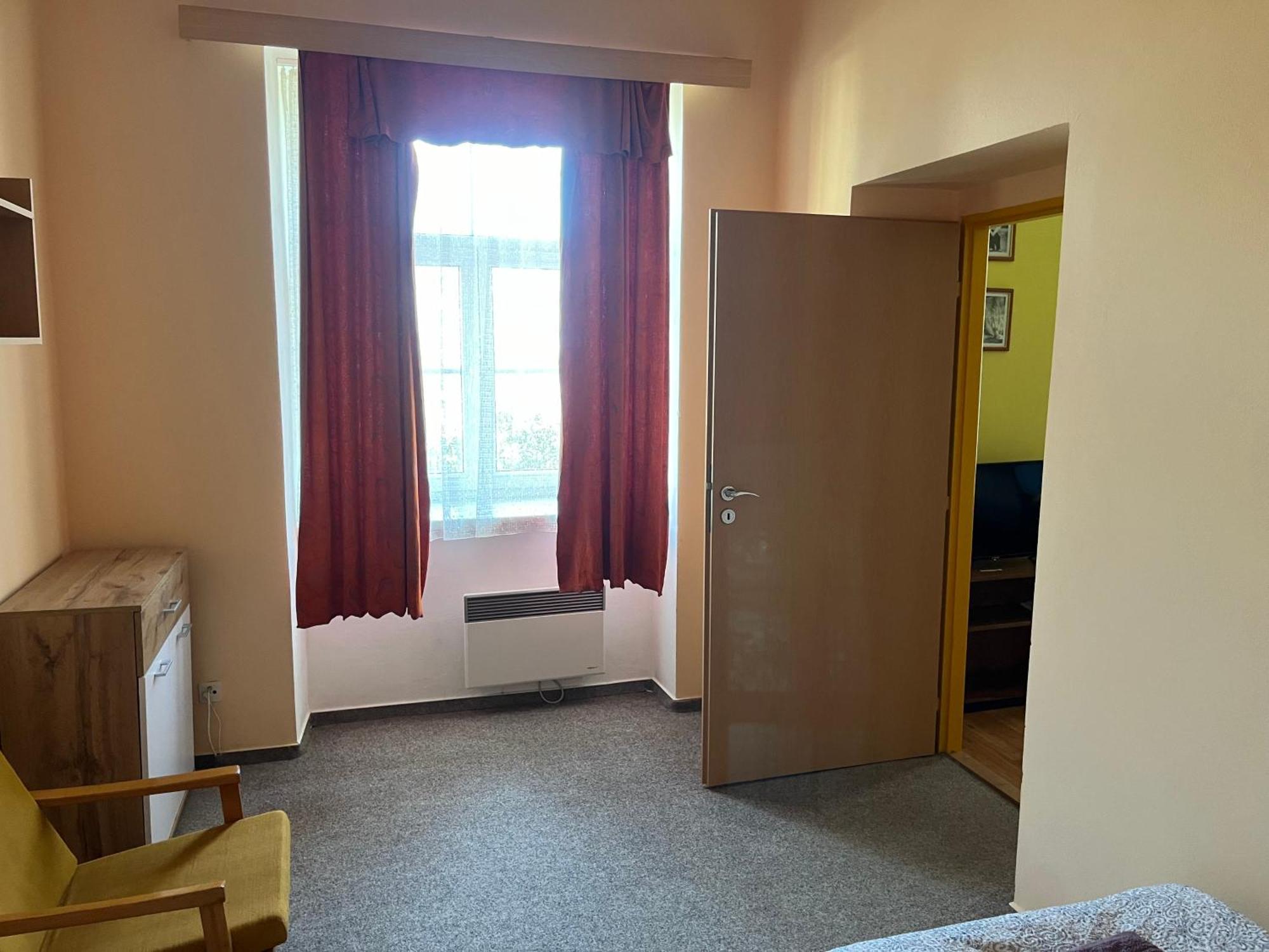 Apartmanovy Dum Obecna Skola Svetlik Екстериор снимка