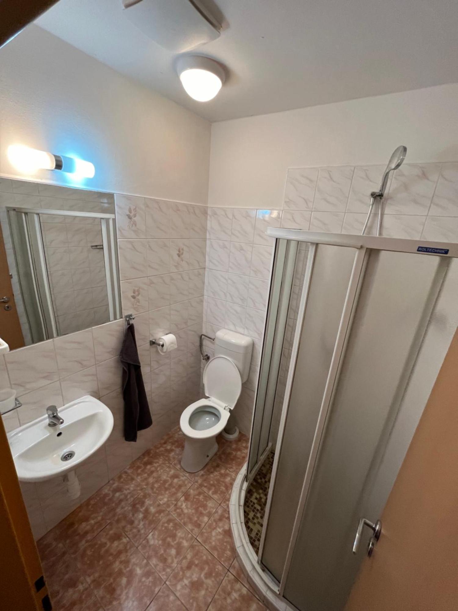 Apartmanovy Dum Obecna Skola Svetlik Екстериор снимка