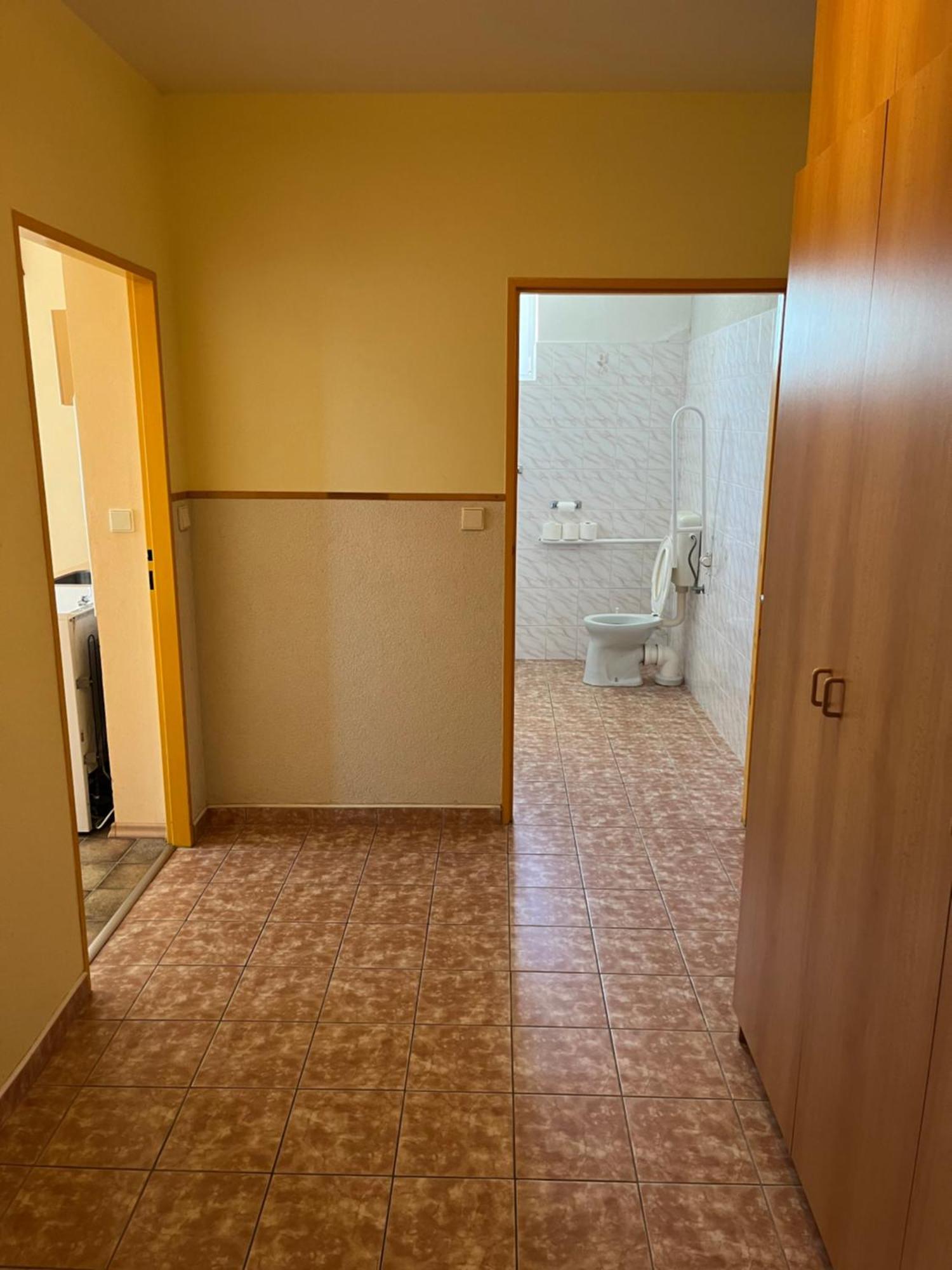 Apartmanovy Dum Obecna Skola Svetlik Екстериор снимка